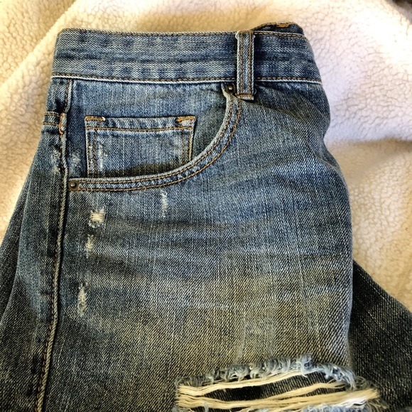 Urban Outfitters BDG distressed jean shorts - Picture 3 of 6